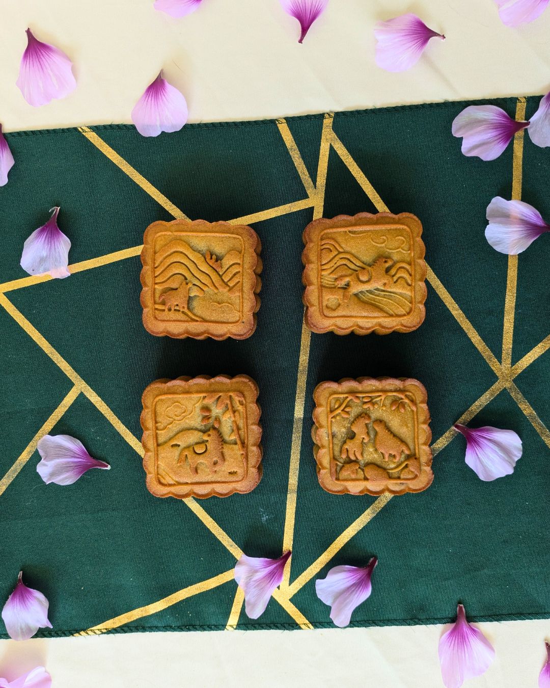 Full Size Mid Autumn Mooncake Gift Set (4 pieces) *LIMITED TIME*