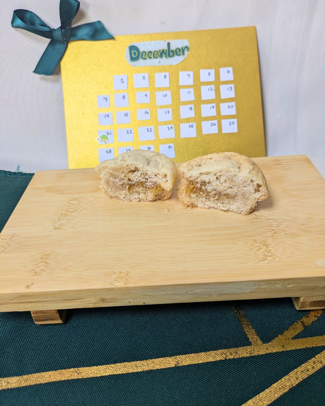 Winter Solstice Advent Calendar 2025 (8 pastries)