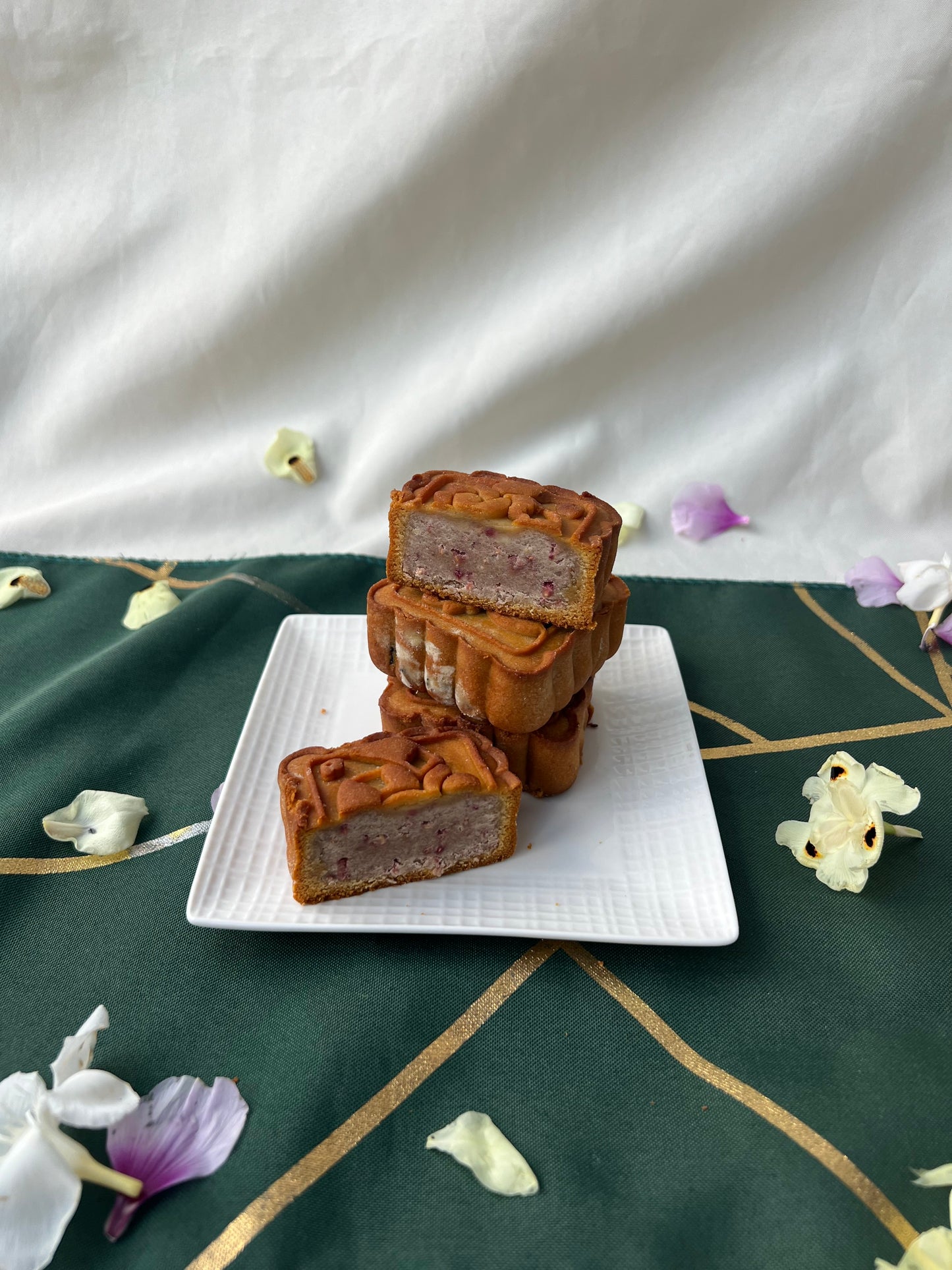 Full Size Mid Autumn Mooncake Gift Set (4 pieces) *LIMITED TIME*